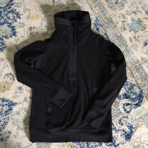 Size 4 lulu post chaturanga fleece pullover